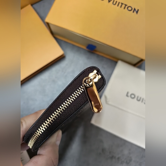 Louis Vuitton Monogram Zippy Coin Purse Wallet - Picture 9 of 13